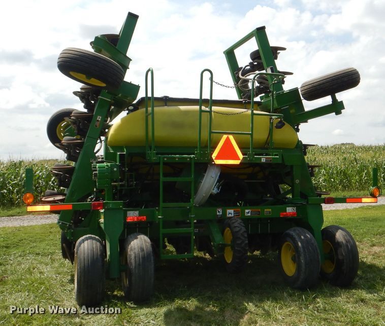 image for item DG4842 2010 John Deere 1990 no-till air seeder