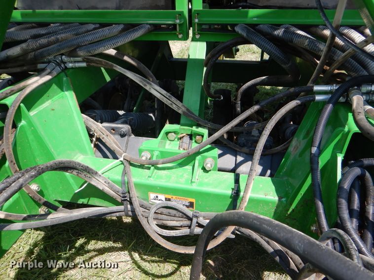 image for item DG4842 2010 John Deere 1990 no-till air seeder