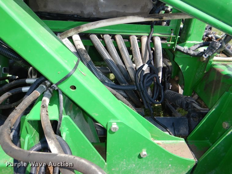 image for item DG4842 2010 John Deere 1990 no-till air seeder