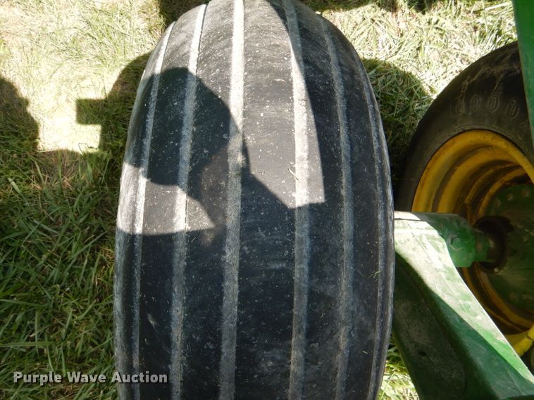 image for item DG4842 2010 John Deere 1990 no-till air seeder