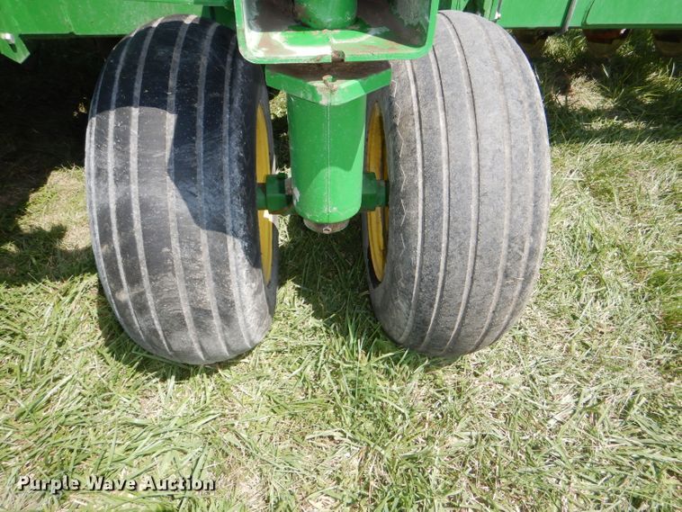 image for item DG4842 2010 John Deere 1990 no-till air seeder