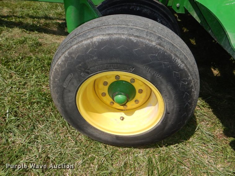 image for item DG4842 2010 John Deere 1990 no-till air seeder