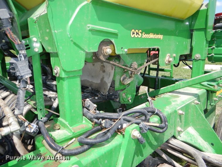 image for item DG4842 2010 John Deere 1990 no-till air seeder