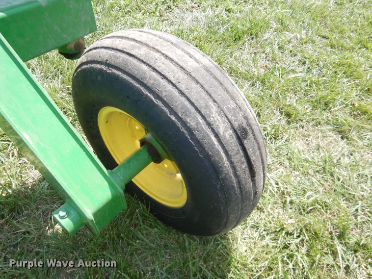 image for item DG4842 2010 John Deere 1990 no-till air seeder