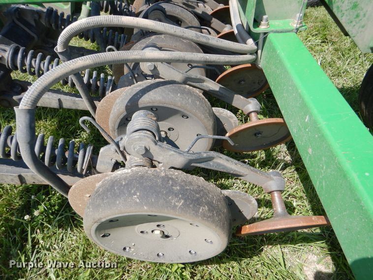 image for item DG4842 2010 John Deere 1990 no-till air seeder