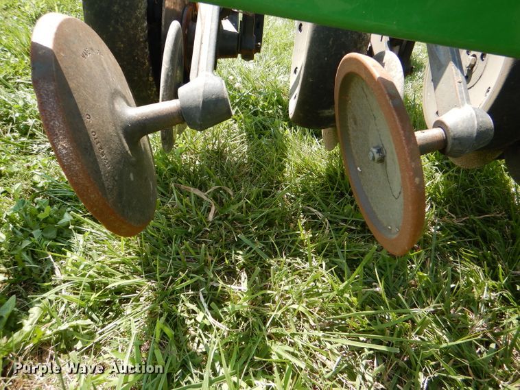 image for item DG4842 2010 John Deere 1990 no-till air seeder