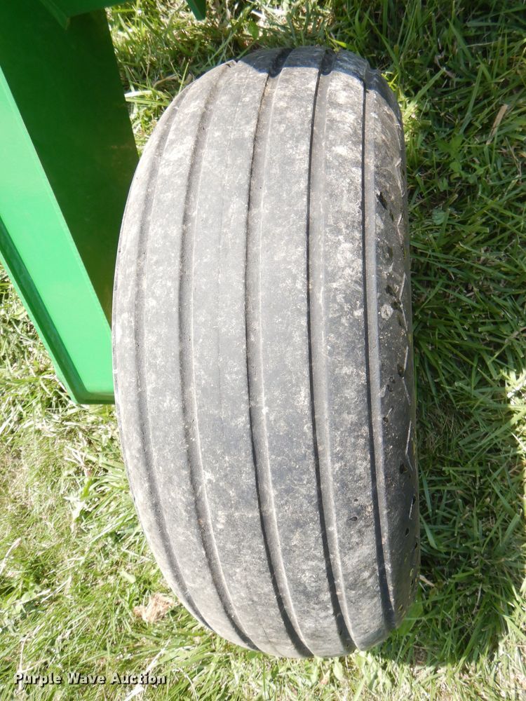 image for item DG4842 2010 John Deere 1990 no-till air seeder