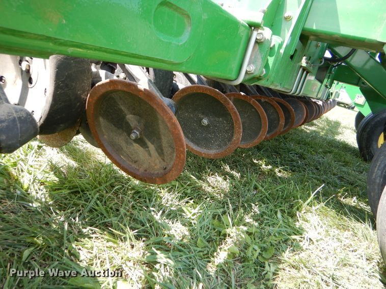 image for item DG4842 2010 John Deere 1990 no-till air seeder
