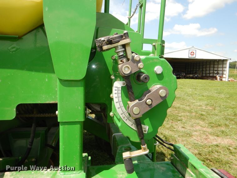 image for item DG4842 2010 John Deere 1990 no-till air seeder