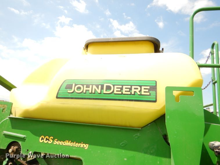 image for item DG4842 2010 John Deere 1990 no-till air seeder