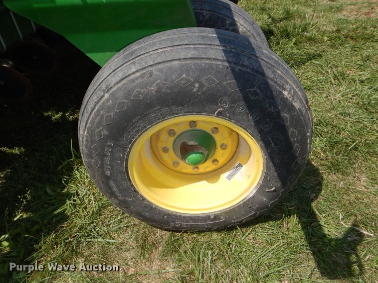 image for item DG4842 2010 John Deere 1990 no-till air seeder