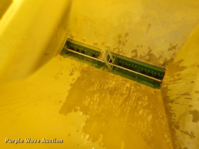 image for item DG4842 2010 John Deere 1990 no-till air seeder