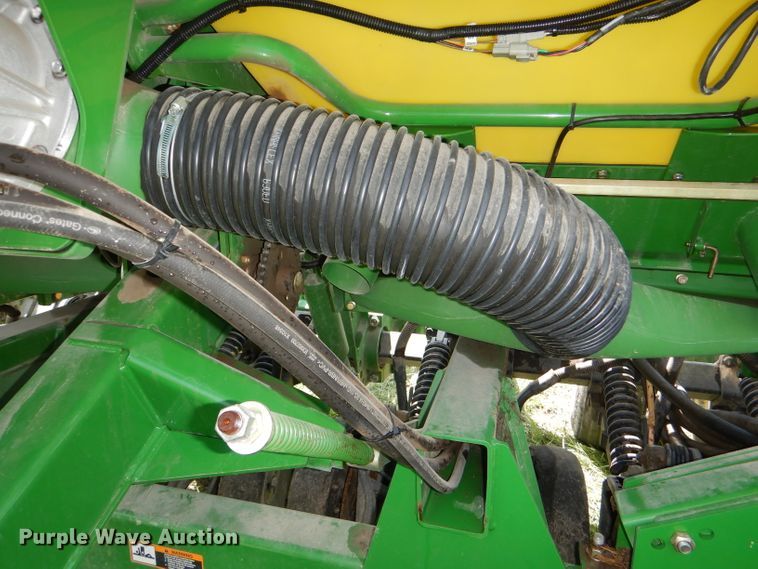 image for item DG4842 2010 John Deere 1990 no-till air seeder