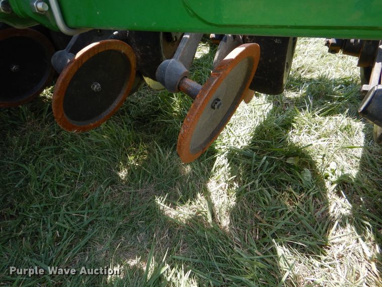 image for item DG4842 2010 John Deere 1990 no-till air seeder