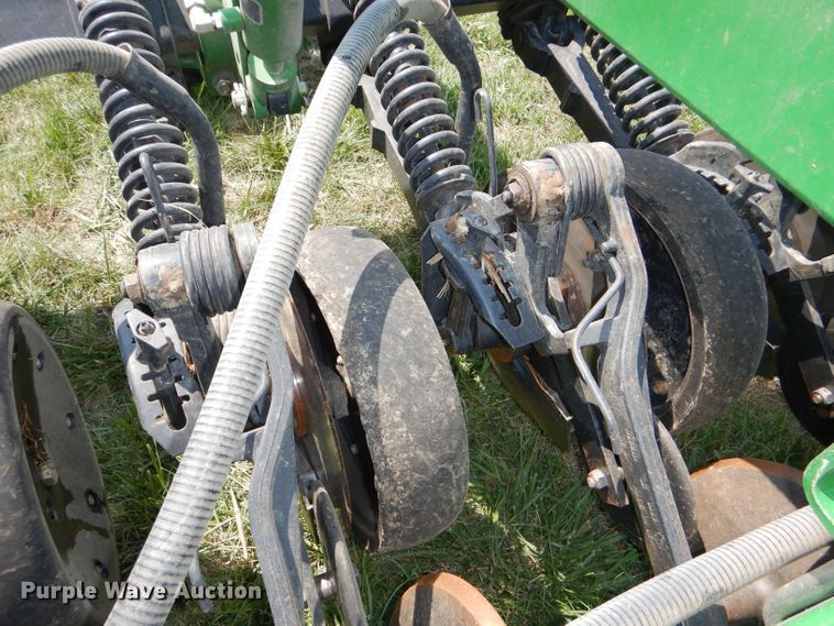 image for item DG4842 2010 John Deere 1990 no-till air seeder