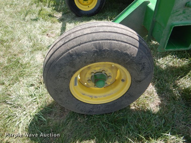 image for item DG4842 2010 John Deere 1990 no-till air seeder