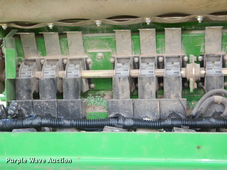 image for item DG4842 2010 John Deere 1990 no-till air seeder