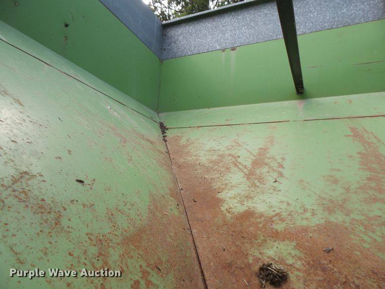 image for item DH2504 Parker 2600 gravity wagon