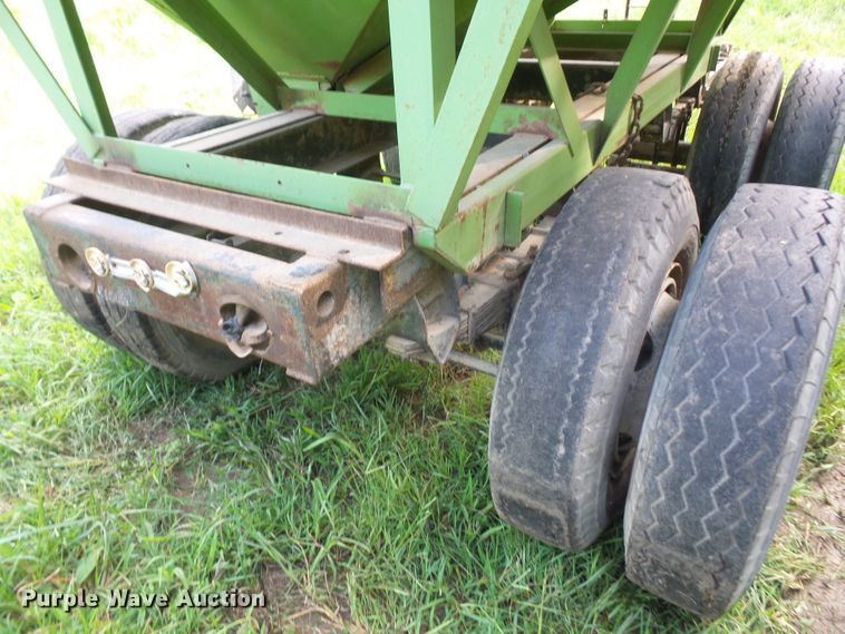 image for item DH2504 Parker 2600 gravity wagon