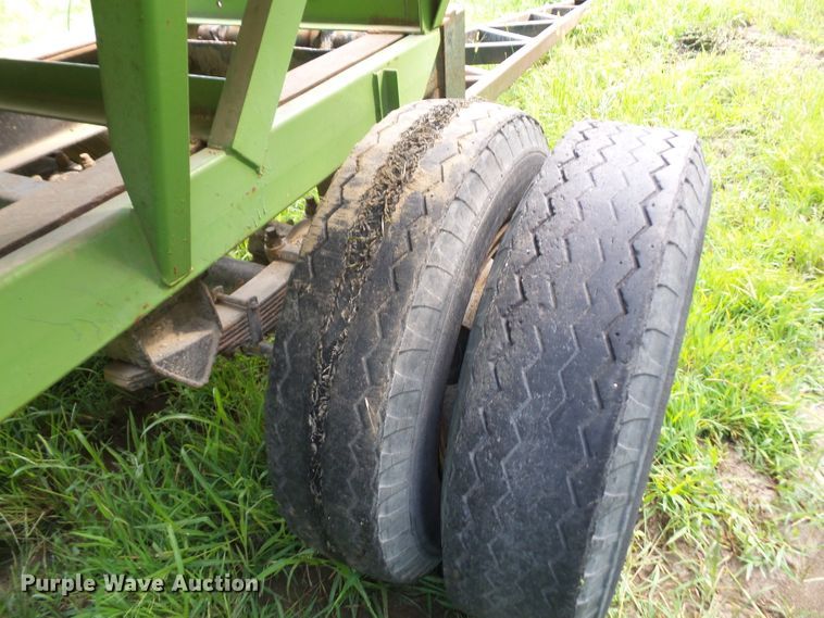 image for item DH2504 Parker 2600 gravity wagon