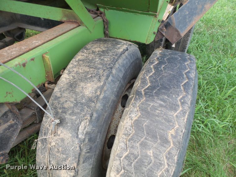 image for item DH2504 Parker 2600 gravity wagon