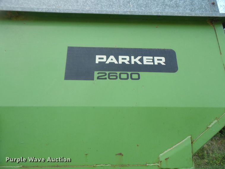 image for item DH2504 Parker 2600 gravity wagon