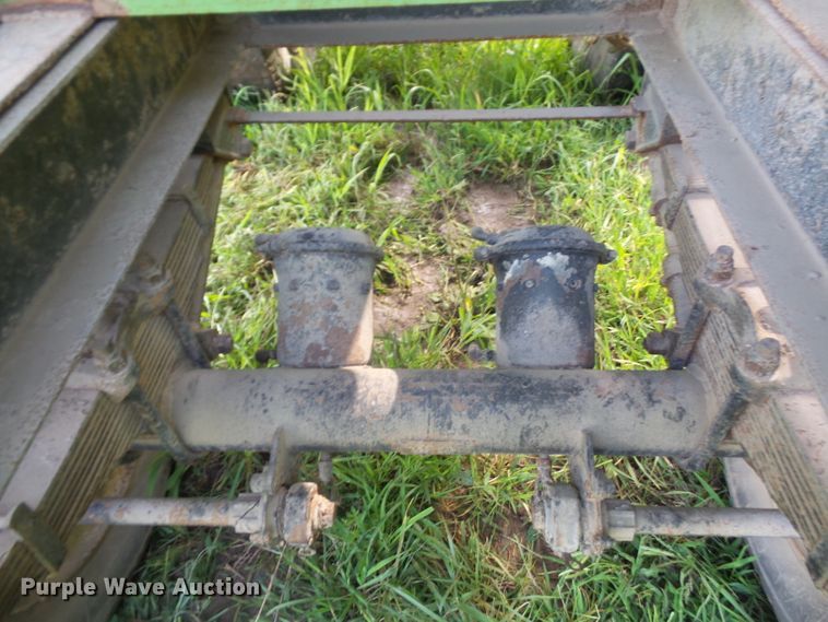 image for item DH2504 Parker 2600 gravity wagon