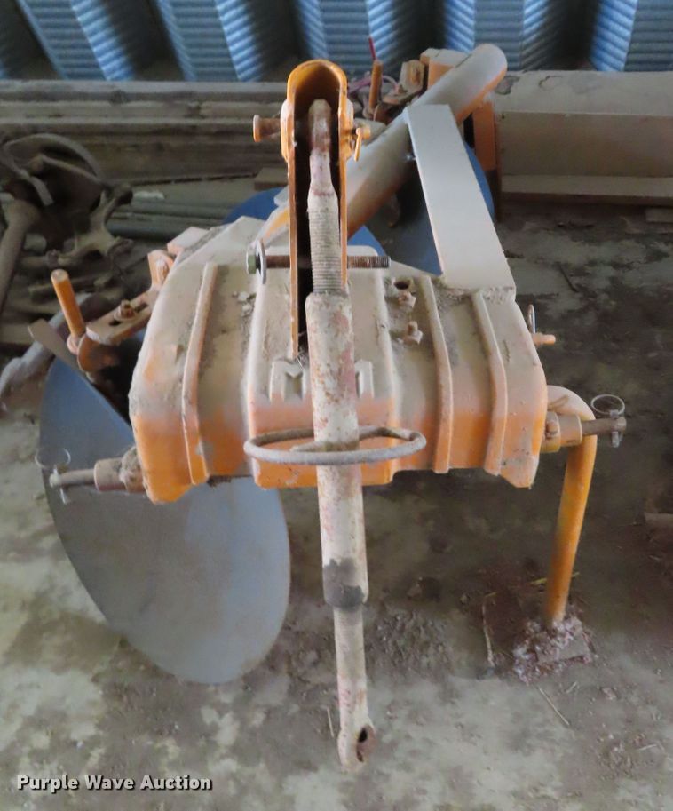 image for item FJ9239 MM three bottom disk plow