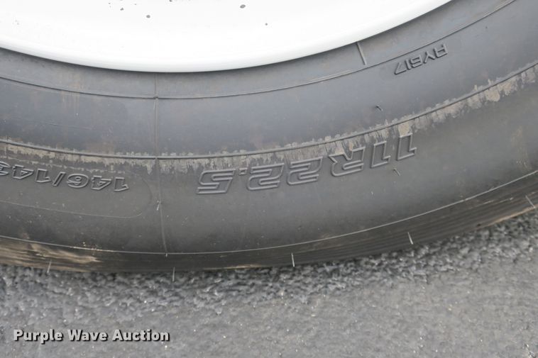 image for item DB10222 2005 Kenworth T800 semi truck