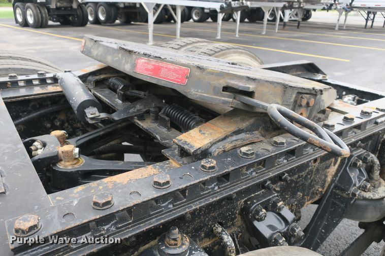 image for item DB10222 2005 Kenworth T800 semi truck