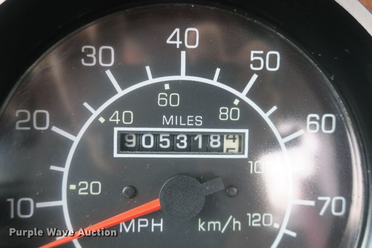 image for item DB10222 2005 Kenworth T800 semi truck