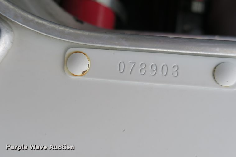 image for item DB10222 2005 Kenworth T800 semi truck