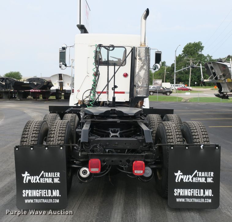 image for item DB10223 2005 Kenworth T800 semi truck