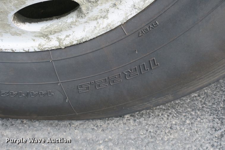 image for item DB10223 2005 Kenworth T800 semi truck