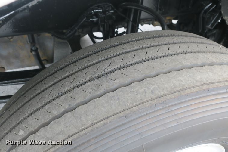 image for item DB10223 2005 Kenworth T800 semi truck