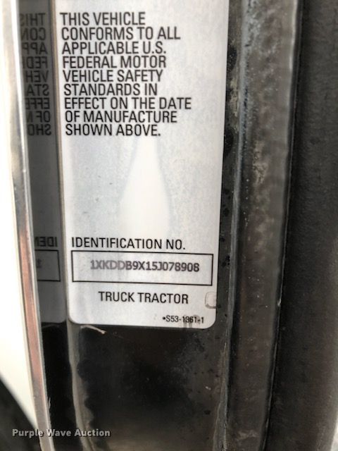 image for item DB10223 2005 Kenworth T800 semi truck