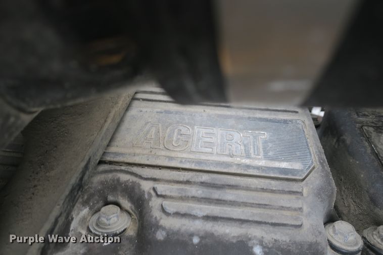 image for item DB10223 2005 Kenworth T800 semi truck