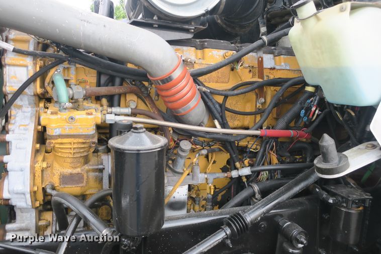 image for item DB10223 2005 Kenworth T800 semi truck