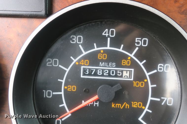 image for item DB10223 2005 Kenworth T800 semi truck