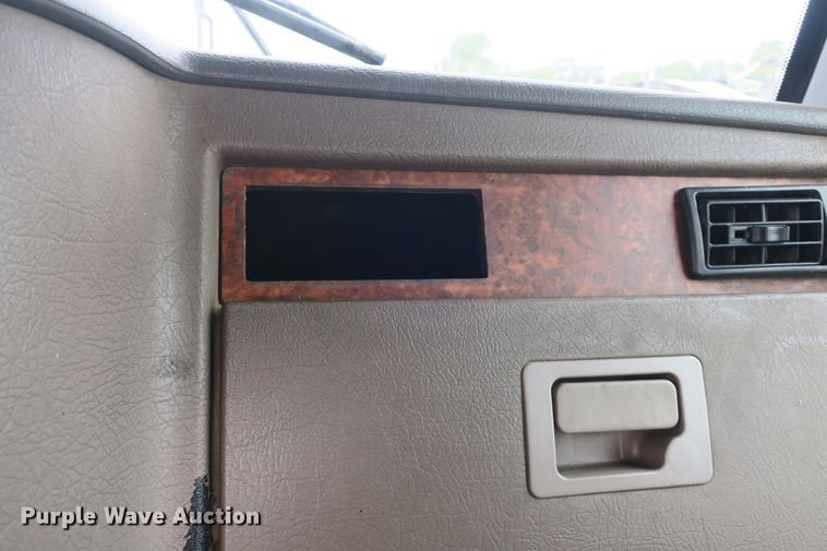 image for item DB10223 2005 Kenworth T800 semi truck