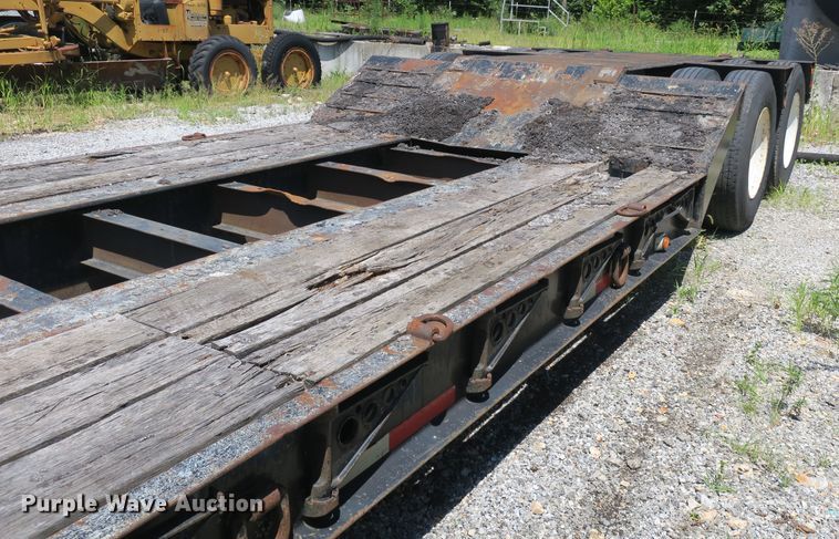 image for item DB10231 2006 Witzco Challenger lowboy equipment trailer