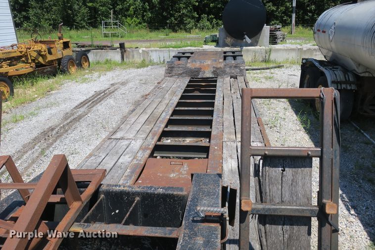 image for item DB10231 2006 Witzco Challenger lowboy equipment trailer