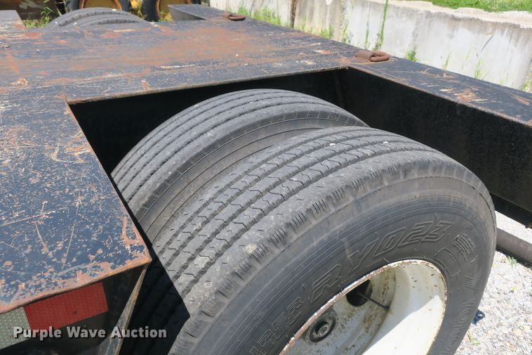 image for item DB10231 2006 Witzco Challenger lowboy equipment trailer