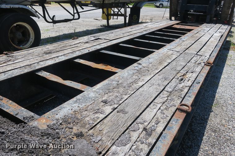 image for item DB10231 2006 Witzco Challenger lowboy equipment trailer