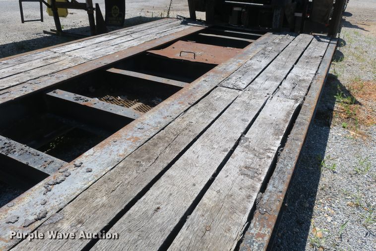 image for item DB10231 2006 Witzco Challenger lowboy equipment trailer