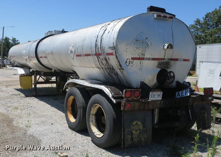 image for item DB10232 1968 Fruehauf TEHF2E asphalt trailer