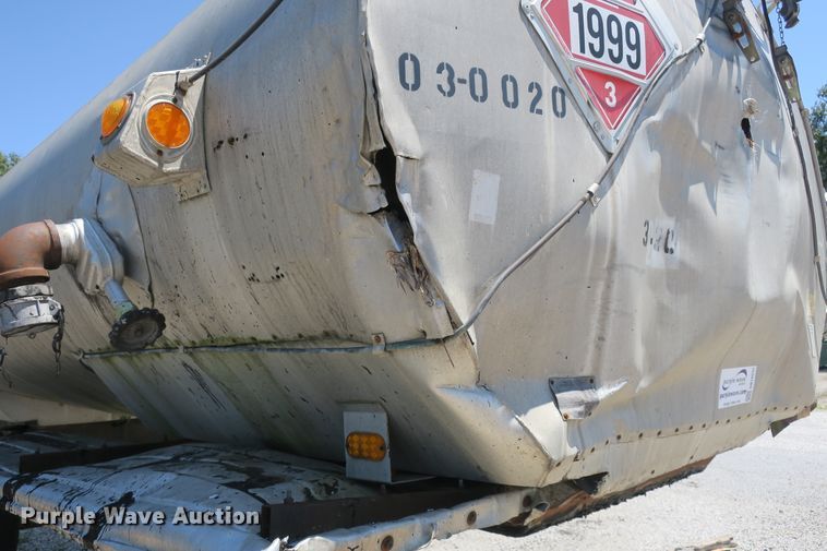 image for item DB10232 1968 Fruehauf TEHF2E asphalt trailer