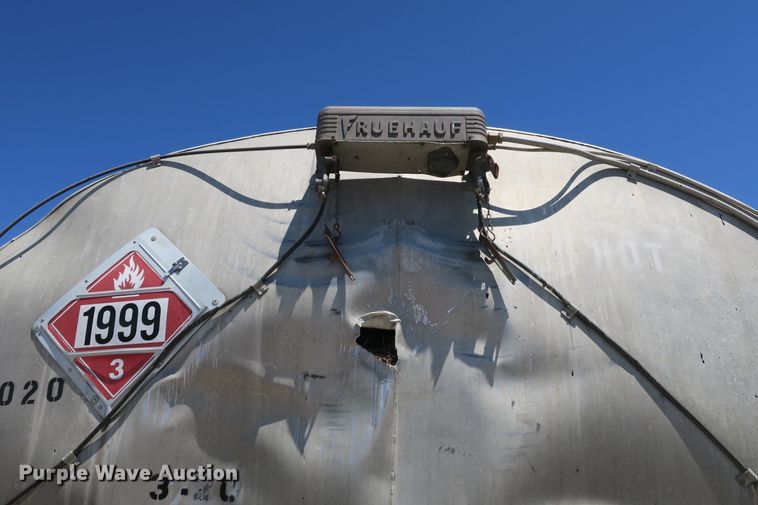 image for item DB10232 1968 Fruehauf TEHF2E asphalt trailer