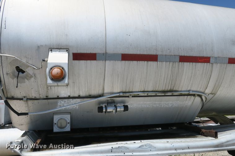 image for item DB10232 1968 Fruehauf TEHF2E asphalt trailer