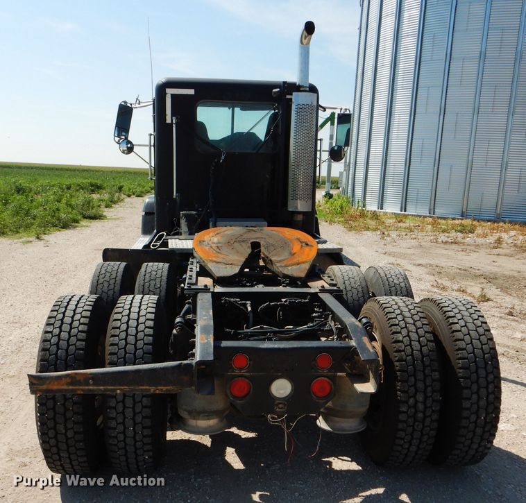 image for item DC5008 1996 Freightliner FLD semi truck